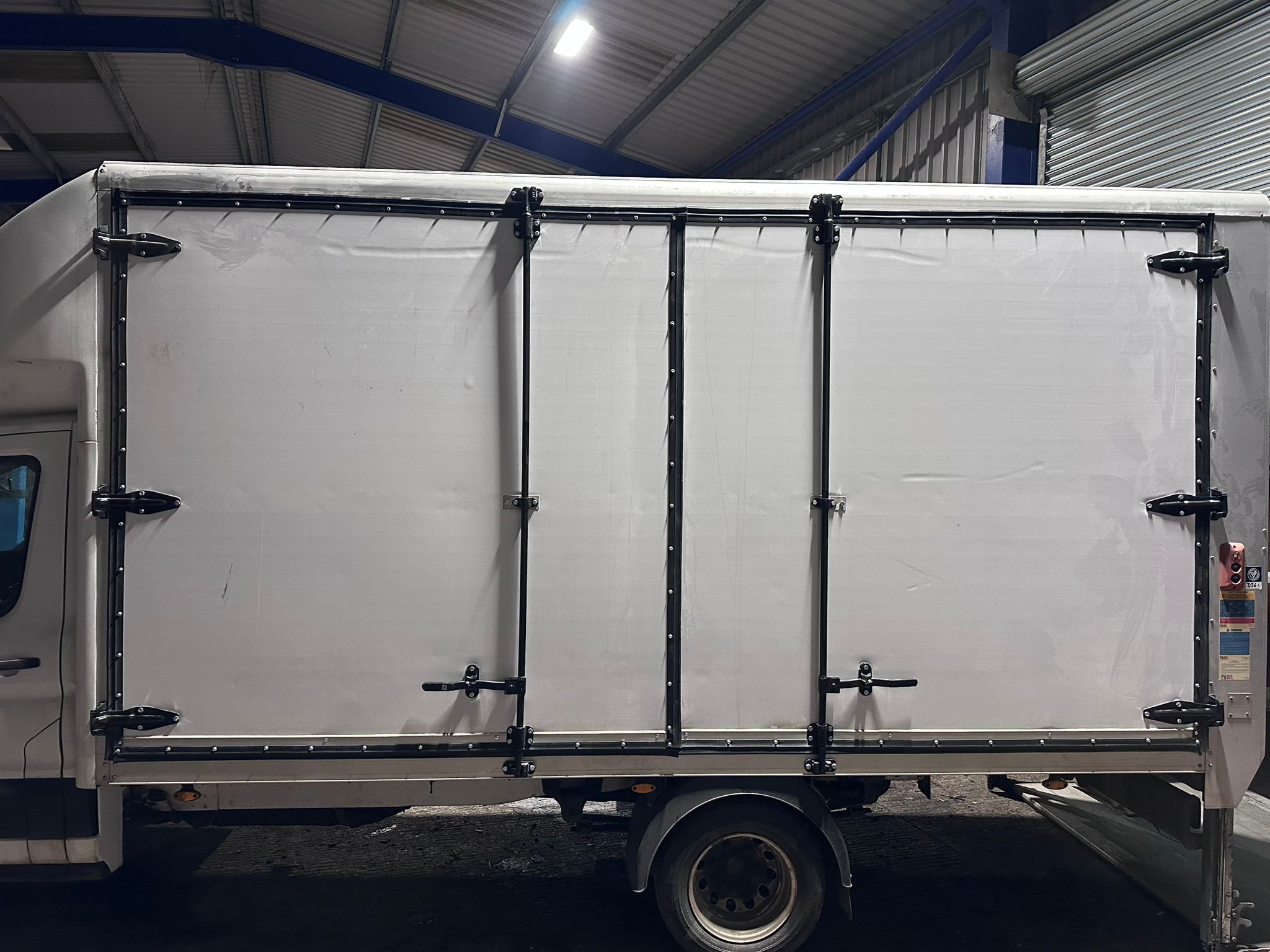 Luton van side barn doors